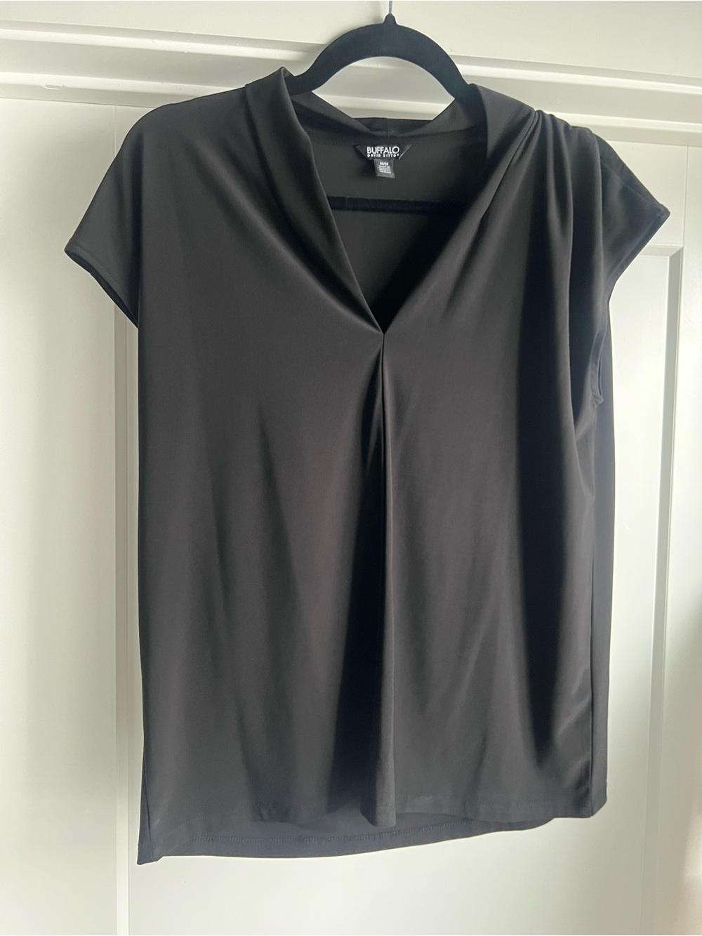 Buffalo David Bitton Black V-Neck Cap Sleeve Top